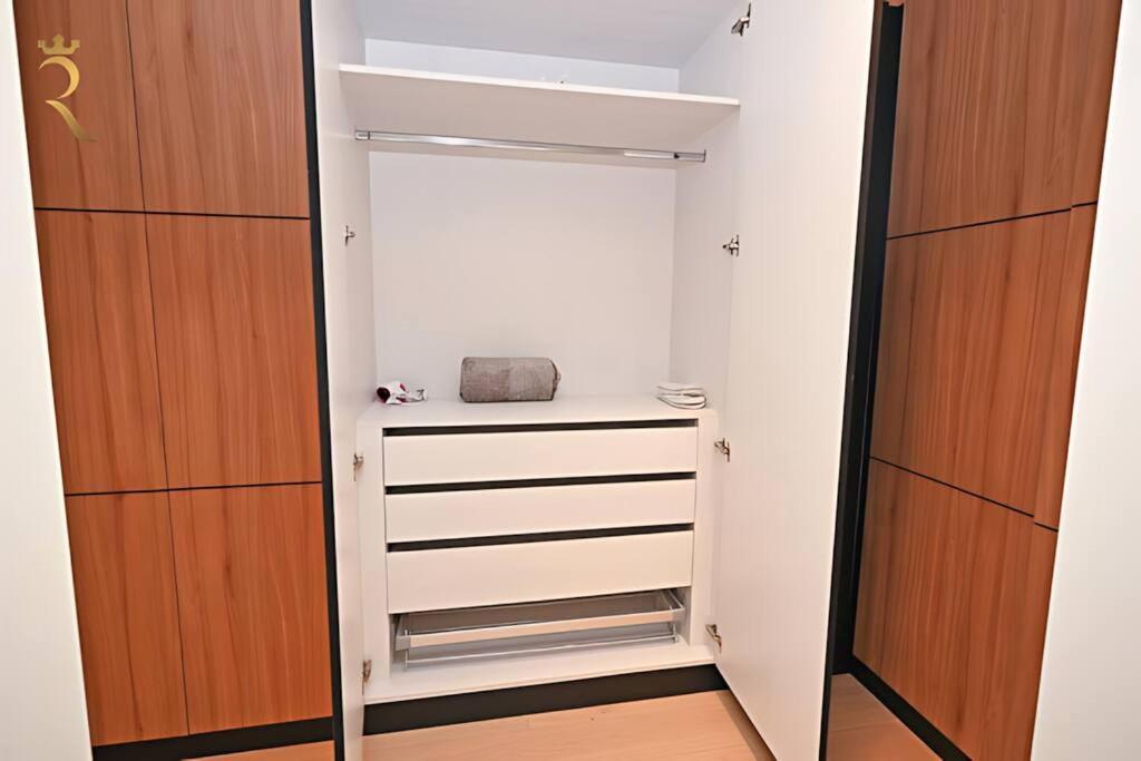 Apartment Seaside 1br Retreat With Pool & Gym In Saadiyat Island Abu Dhabi