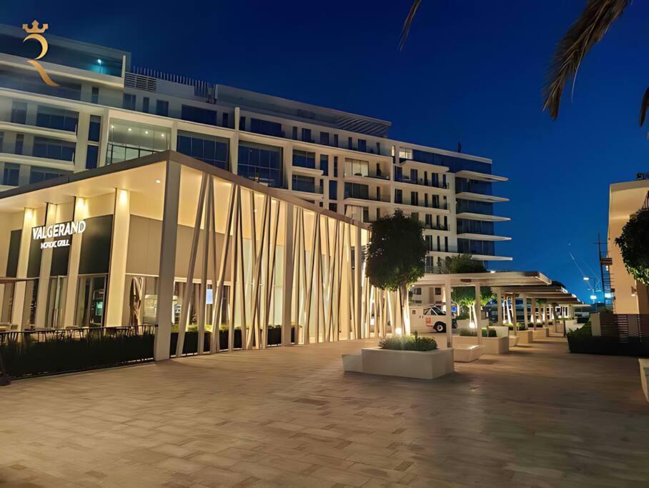Seaside 1br Retreat With Pool & Gym In Saadiyat Island Abu Dhabi