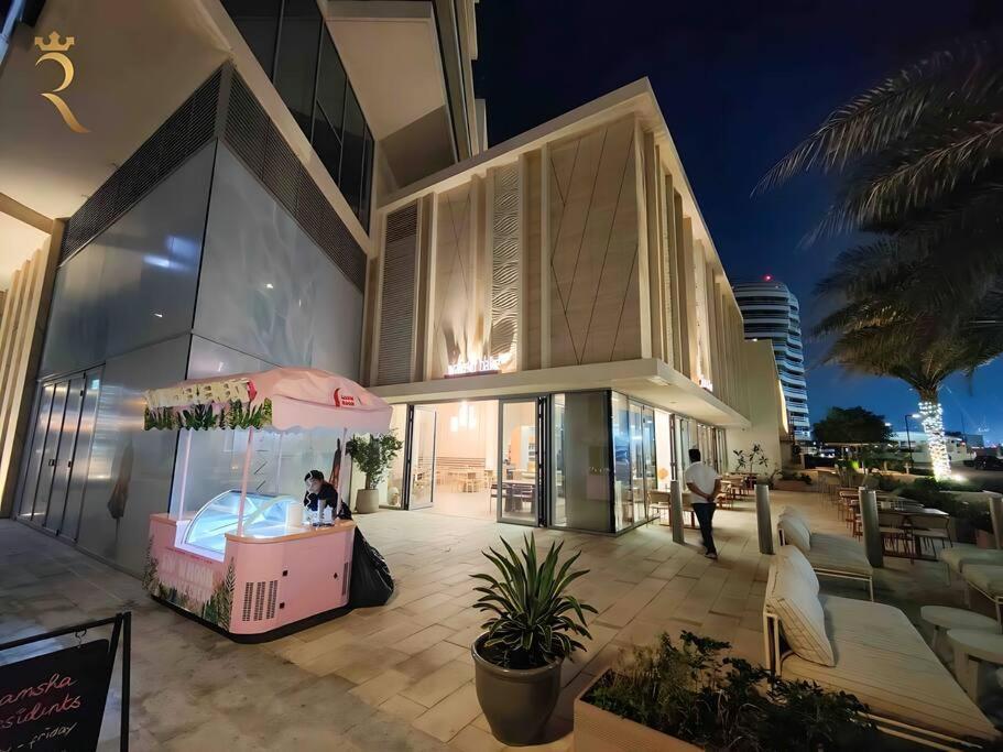 Apartment Seaside 1br Retreat With Pool & Gym In Saadiyat Island